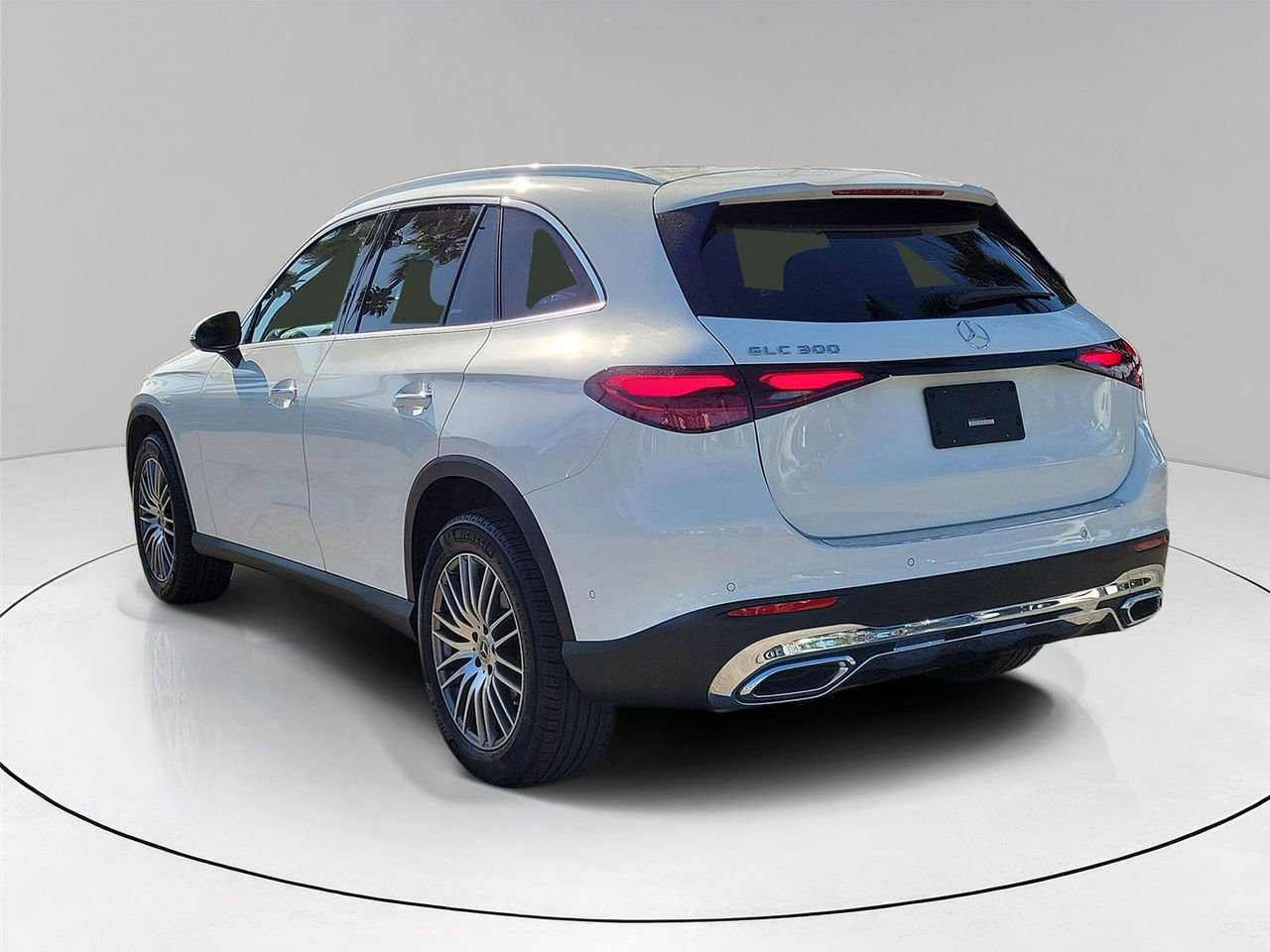 Certified 2026 Mercedes-Benz GLC 300 image 4