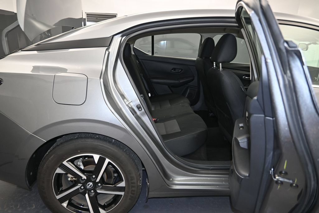 Used 2024 Nissan Sentra SV FWD image 25