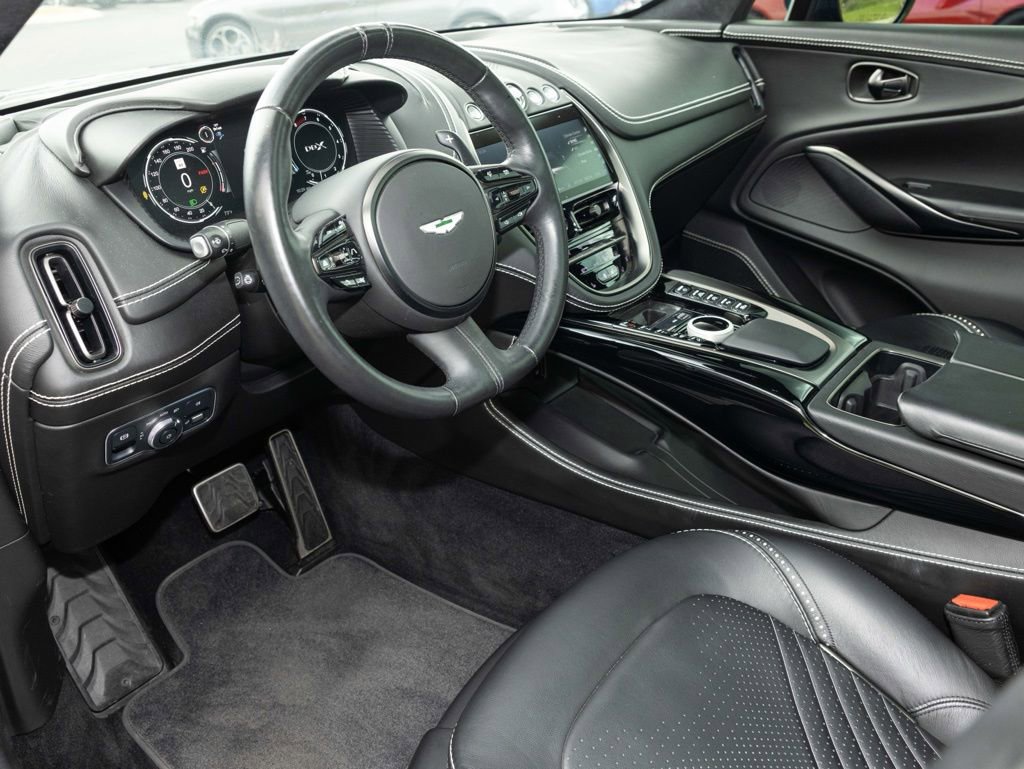Used 2021 Aston Martin DBX image 17