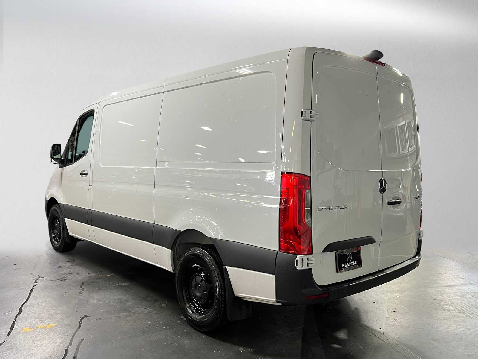 Used 2025 Mercedes-Benz Sprinter 2500 image 6