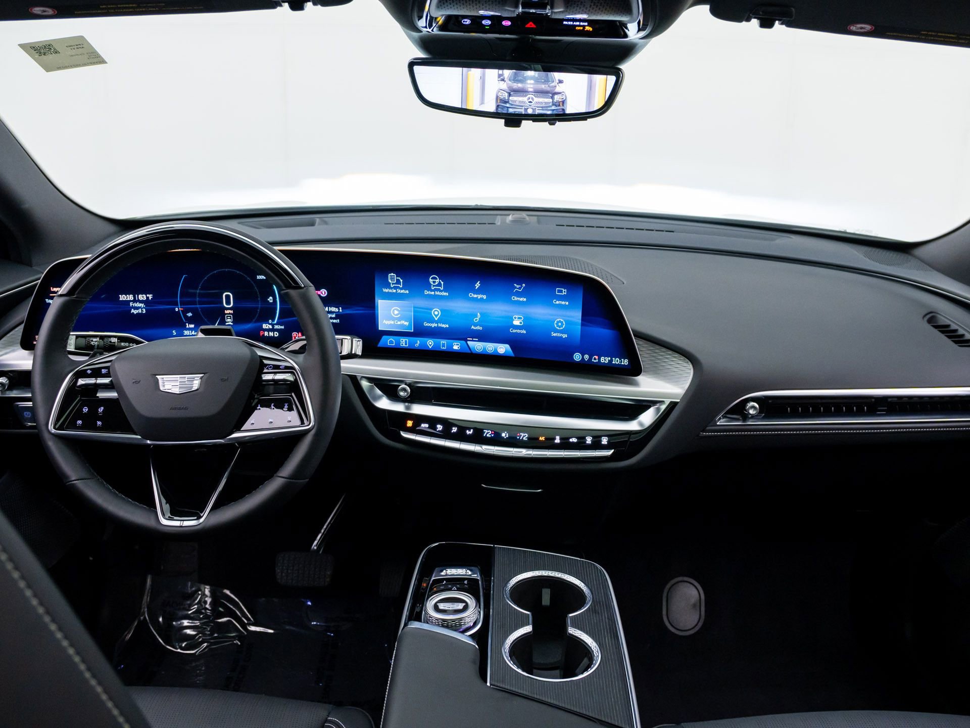 Certified 2025 Cadillac Lyriq Luxury w/ LPO, Floor Liner Package image 12