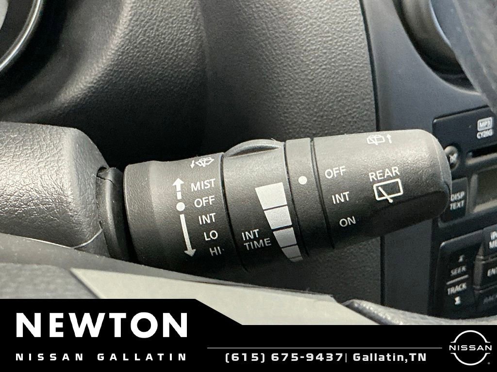 Used 2015 Nissan Rogue S FWD image 25