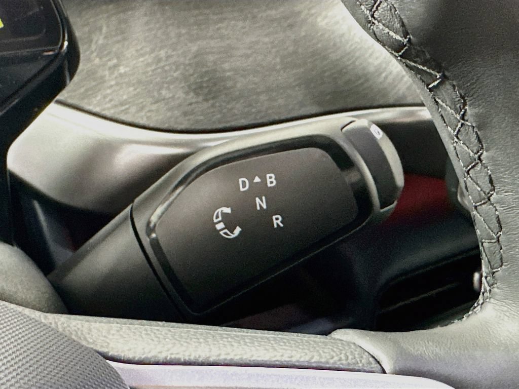 Used 2025 Volkswagen ID. Buzz Pro S RWD image 22