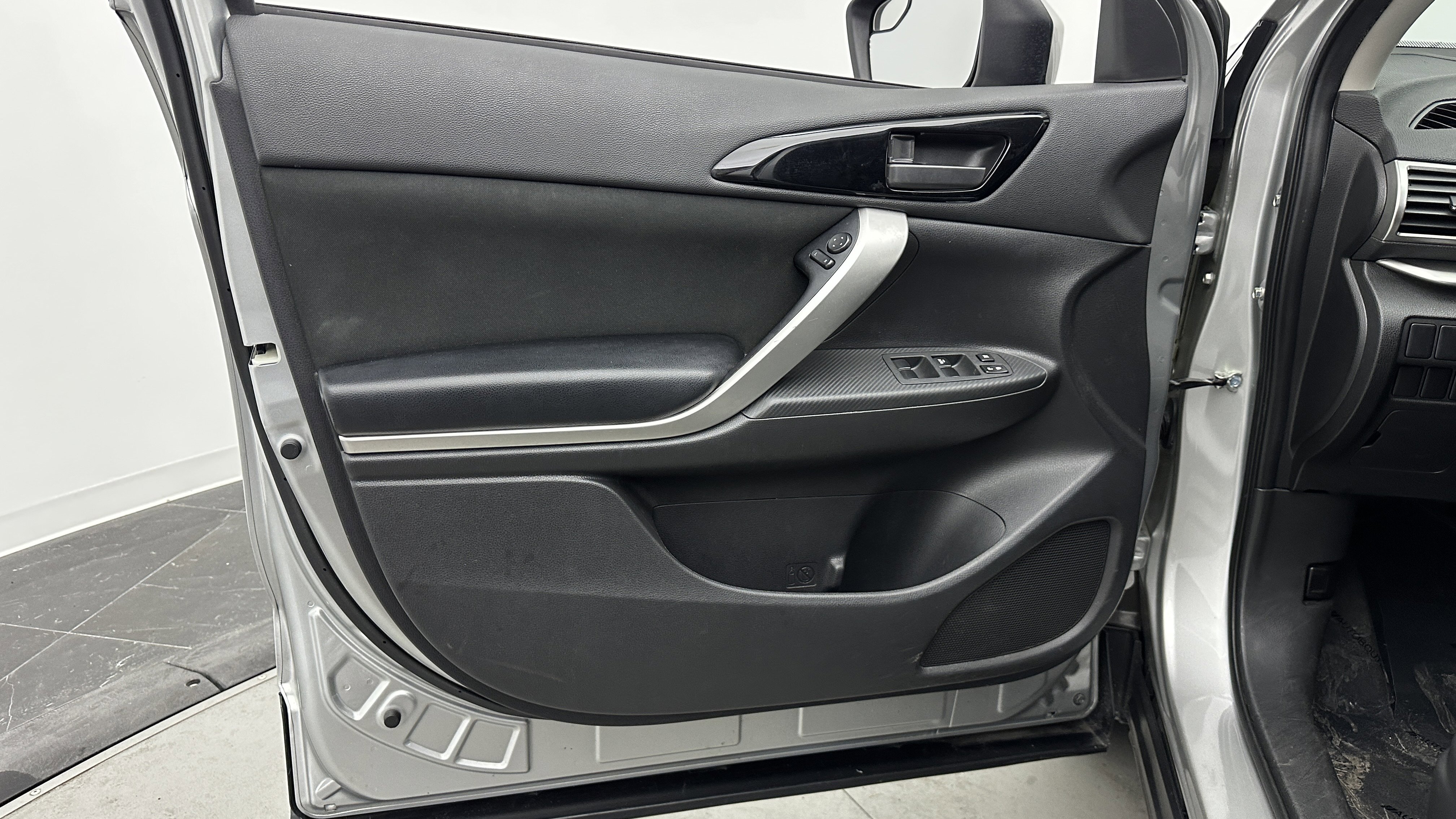 Used 2019 Mitsubishi Eclipse Cross ES AWD/4WD image 21