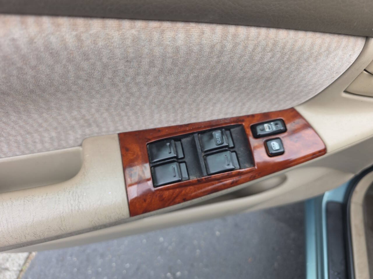 Used 2007 Toyota Corolla LE w/ Audio Value Pkg FWD image 9