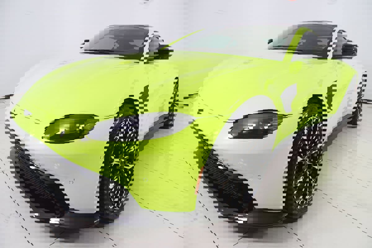 Used 2019 Aston Martin V8 Vantage Coupe RWD image 81