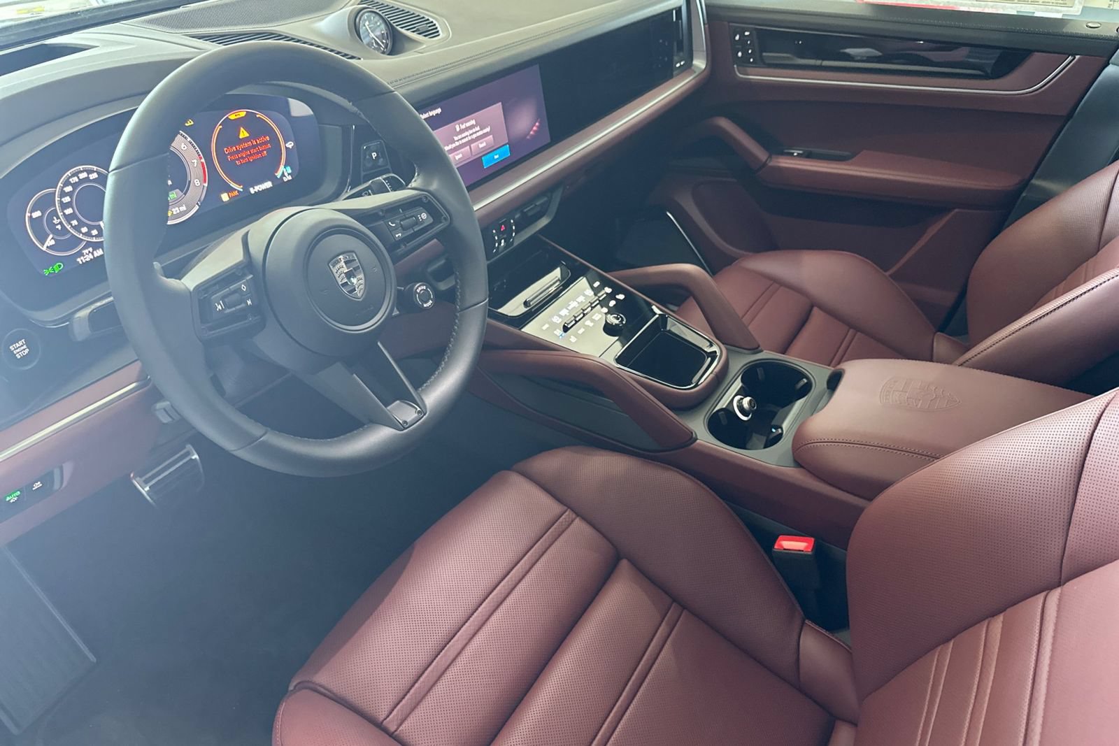 New 2025 Porsche Cayenne Turbo AWD/4WD image 4