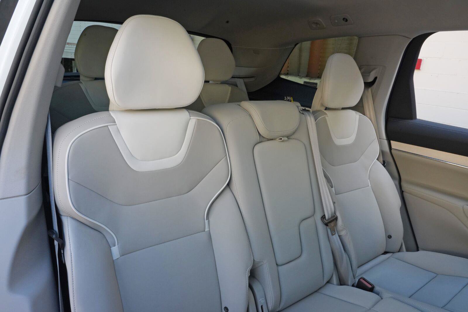 Used 2025 Volvo EX90 Plus AWD/4WD image 38