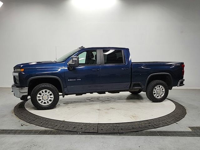 Used 2022 Chevrolet Silverado 3500 LT w/ Convenience Package image 4