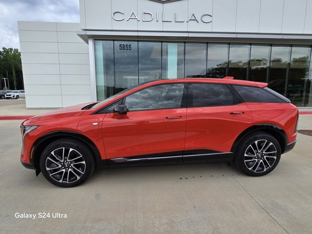 New 2025 Cadillac Optiq Sport 1 w/ LPO, Floor Liner Package image 2