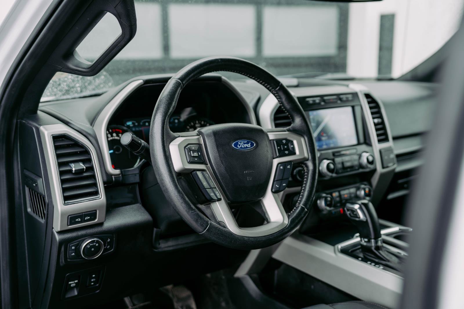 Used 2020 Ford F150 Lariat w/ Equipment Group 502A Luxury image 13