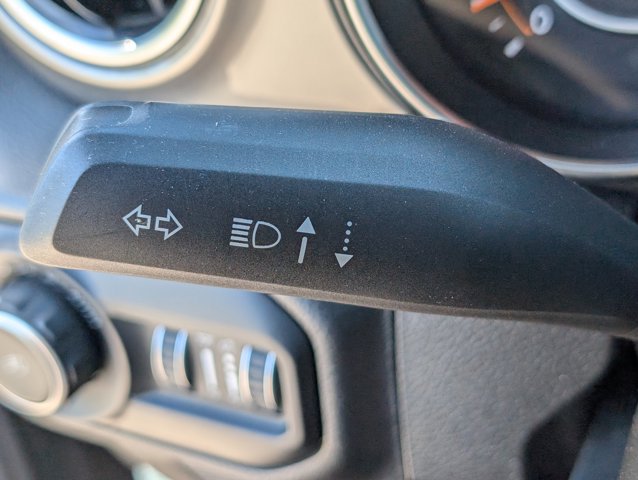 Used 2020 Jeep Wrangler Unlimited Sahara AWD/4WD image 25