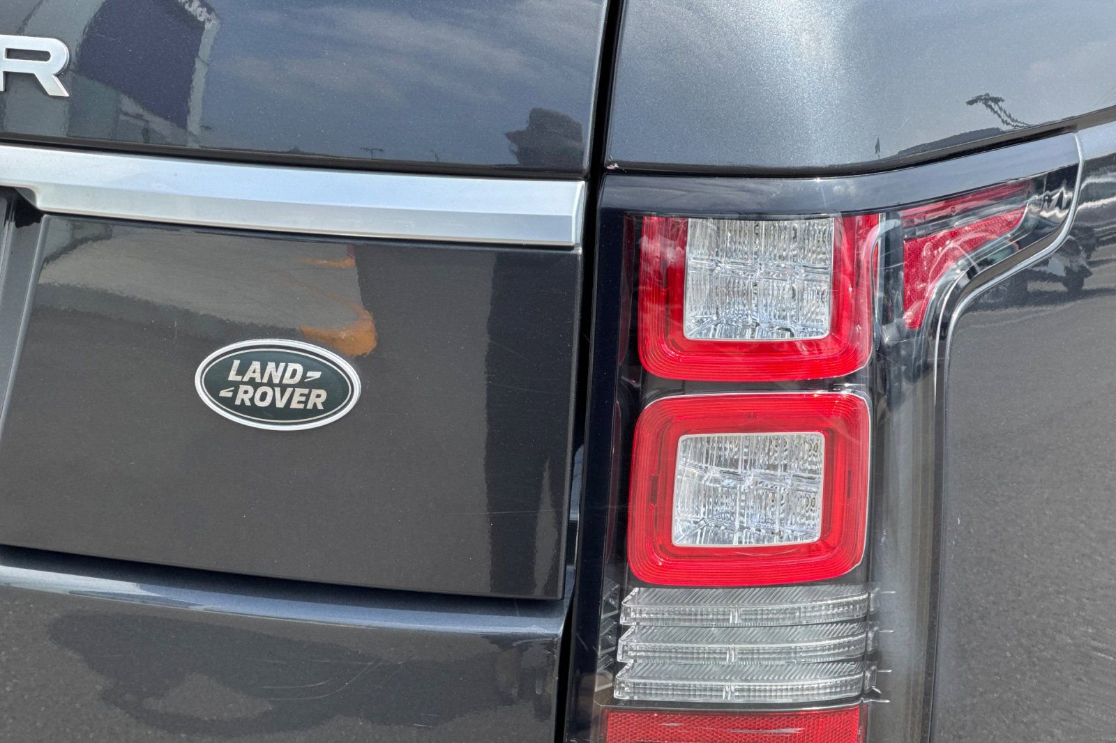 Used 2017 Land Rover Range Rover Supercharged AWD/4WD image 34