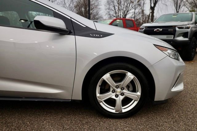 Used 2017 Chevrolet Volt LT w/ Comfort Package image 11