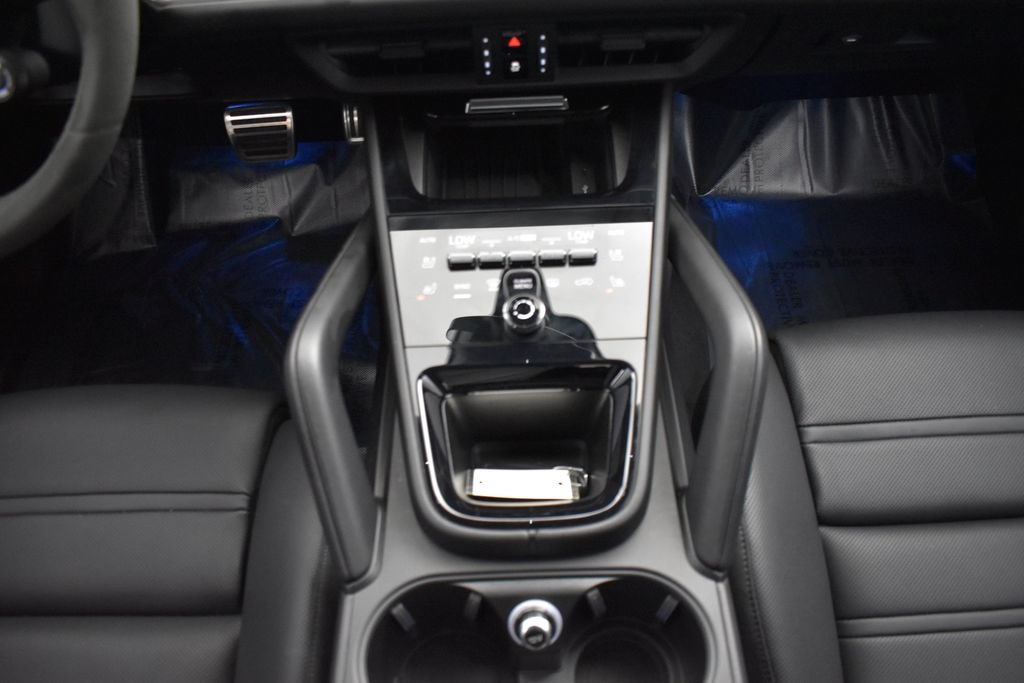 Used 2024 Porsche Cayenne Turbo w/ Premium Package Plus (PP1) AWD/4WD image 15