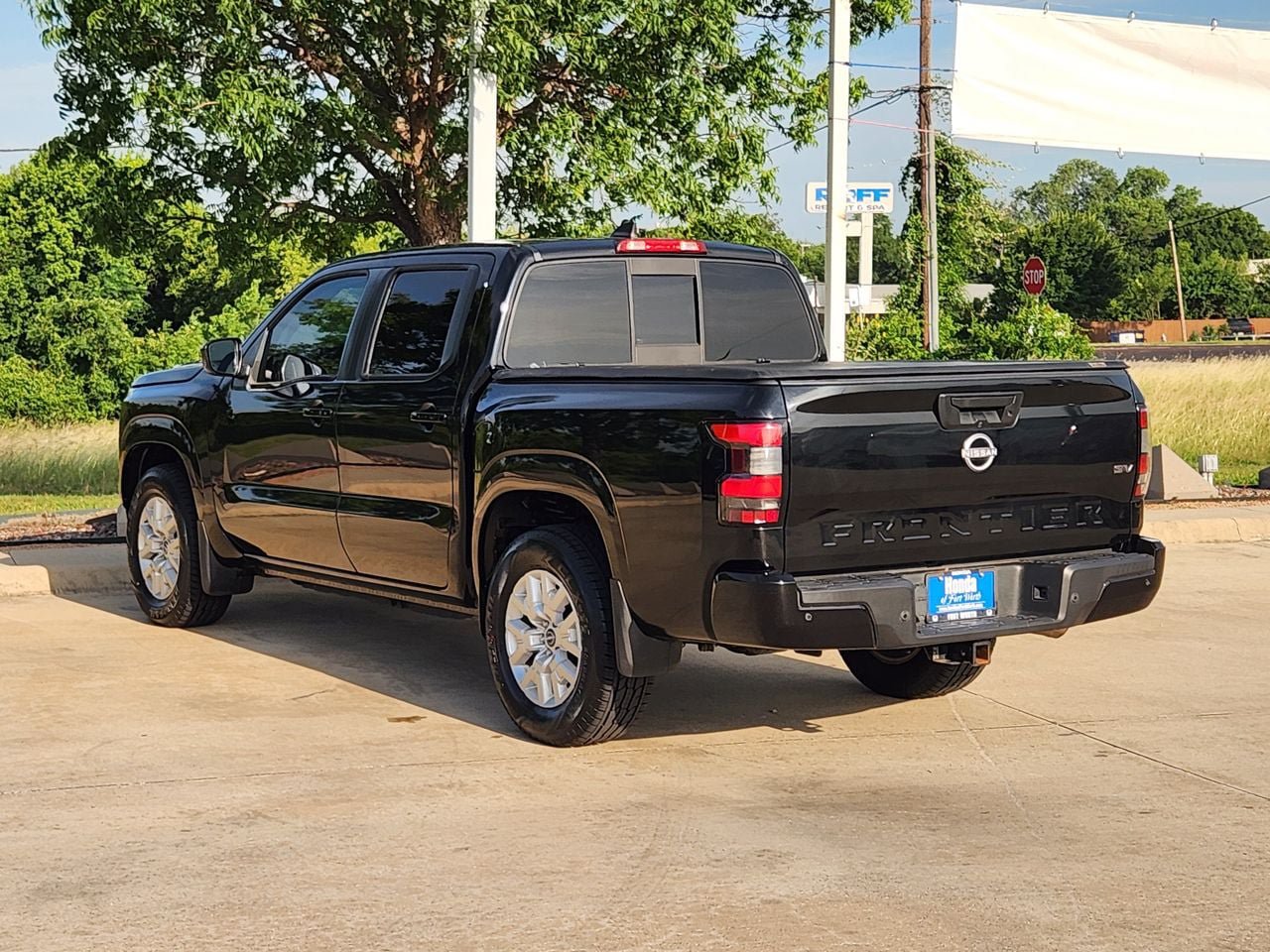 Used 2022 Nissan Frontier SV RWD image 7
