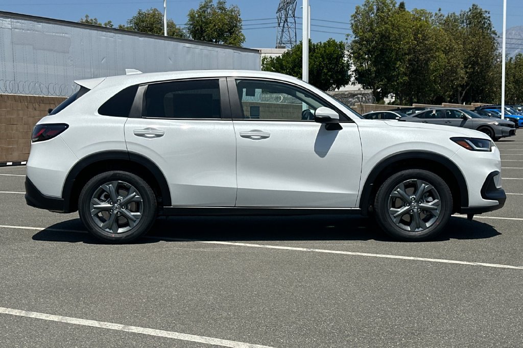 New 2027 Honda HR-V LX image 3