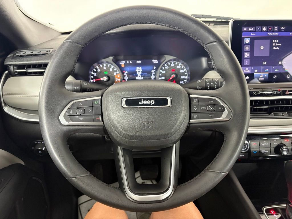 Used 2025 Jeep Compass Limited AWD/4WD image 20