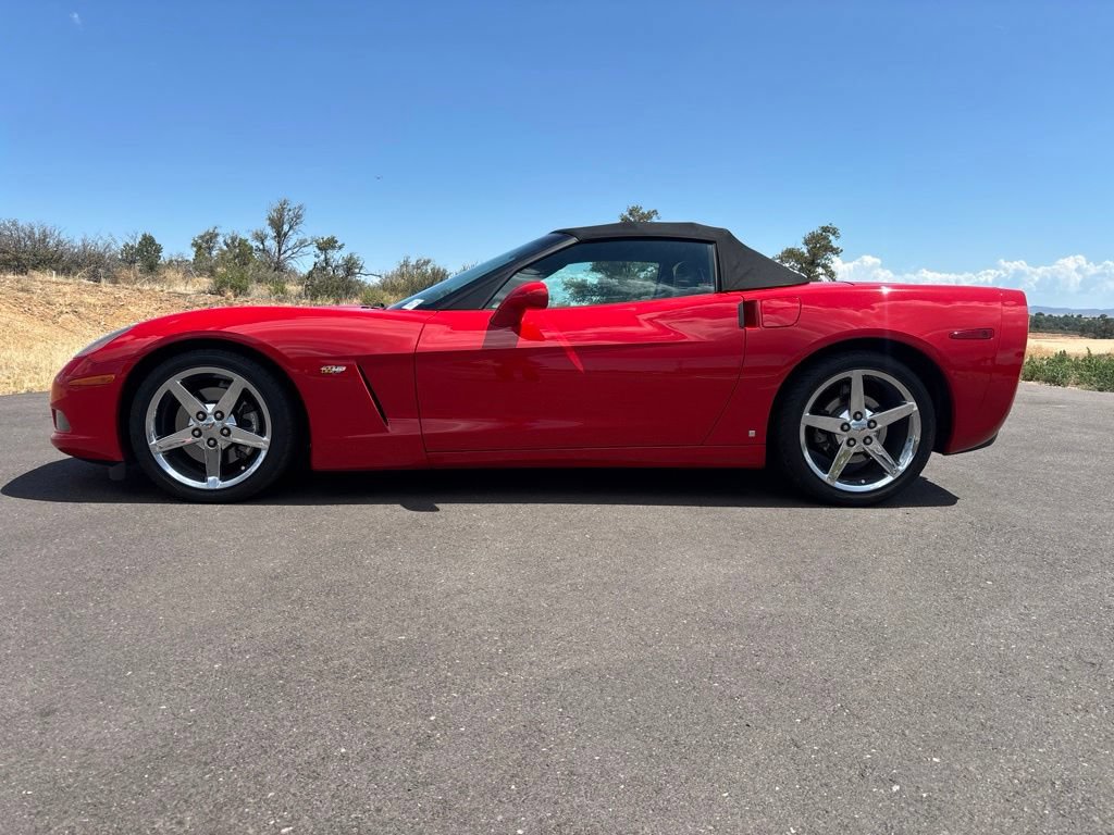 Used 2007 Chevrolet Corvette Convertible w/ Preferred Equipment Group RWD image 8