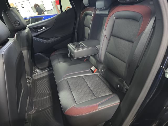 New 2026 Chevrolet Equinox RS w/ Convenience Package III AWD/4WD image 17