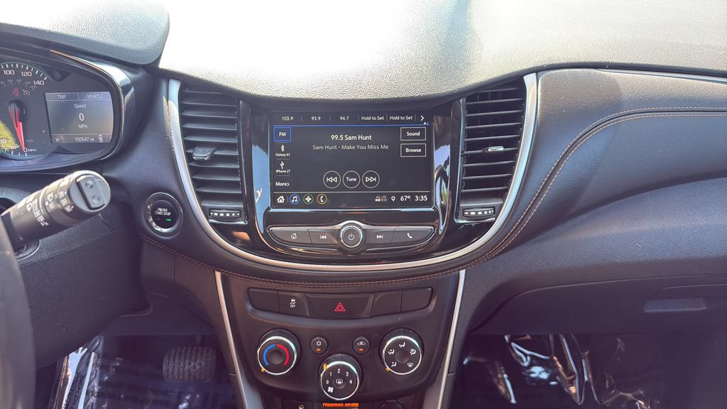 Used 2019 Chevrolet Trax LT w/ LT Convenience Package FWD image 17