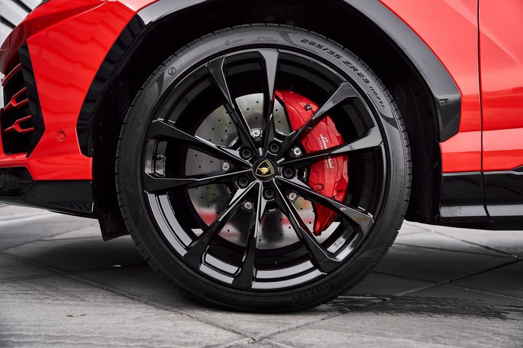 Used 2021 Lamborghini Urus image 3