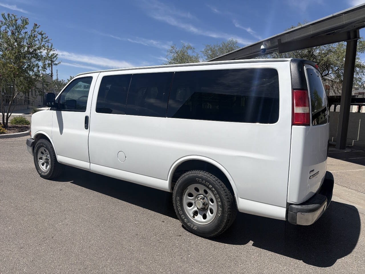 Used 2011 Chevrolet Express 1500 LT w/ LT Preferred Equipment Group RWD image 6