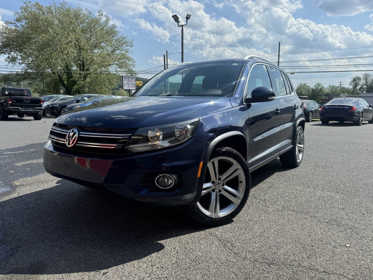 Used 2016 Volkswagen Tiguan R-Line FWD image 2