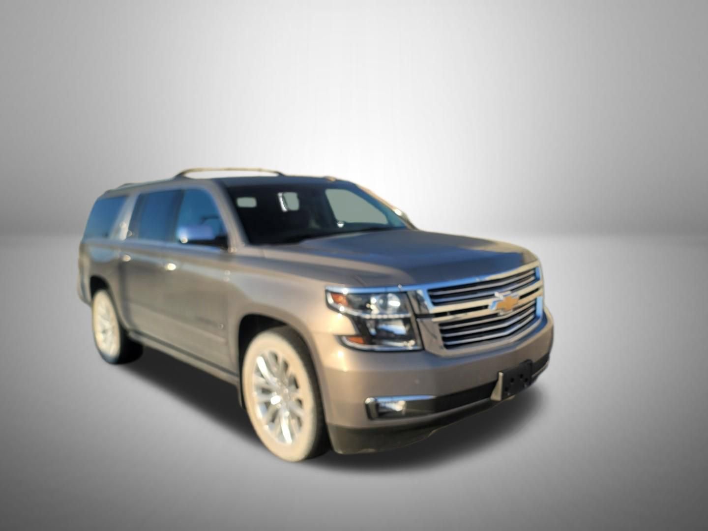 Used 2019 Chevrolet Suburban Premier w/ Premier Plus Edition AWD/4WD image 2