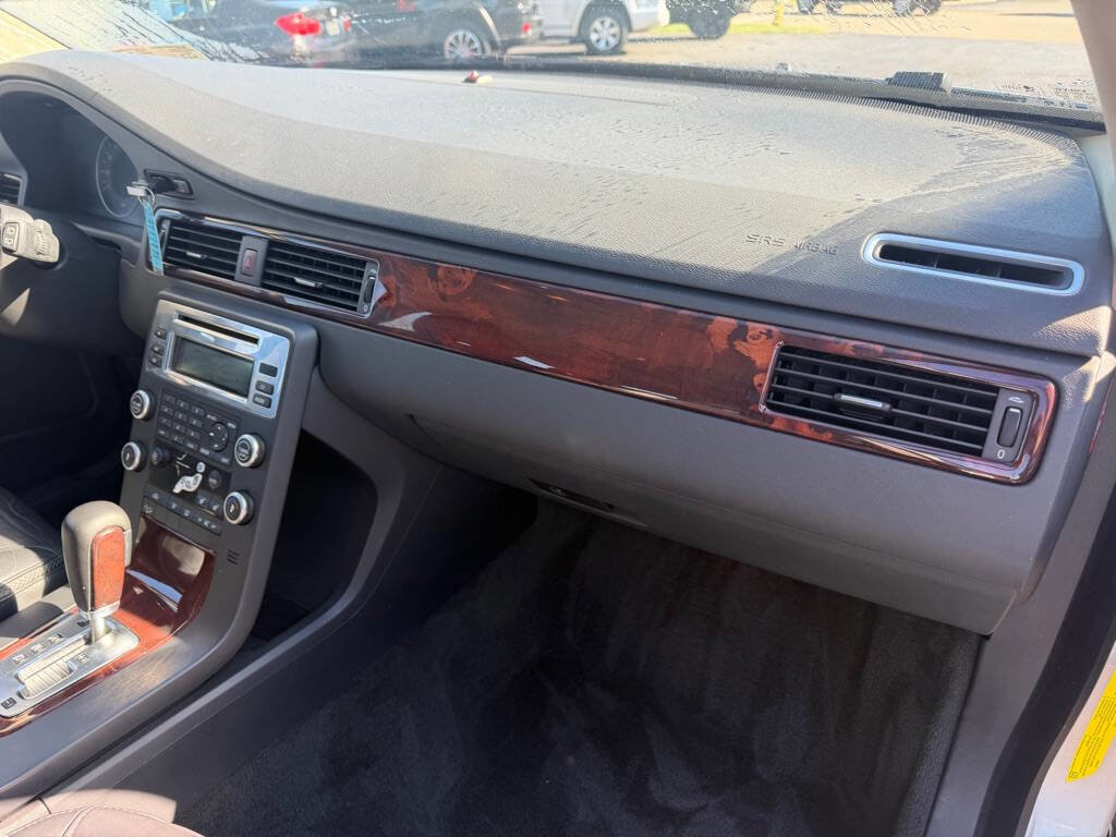 Used 2008 Volvo XC70 3.2 image 12