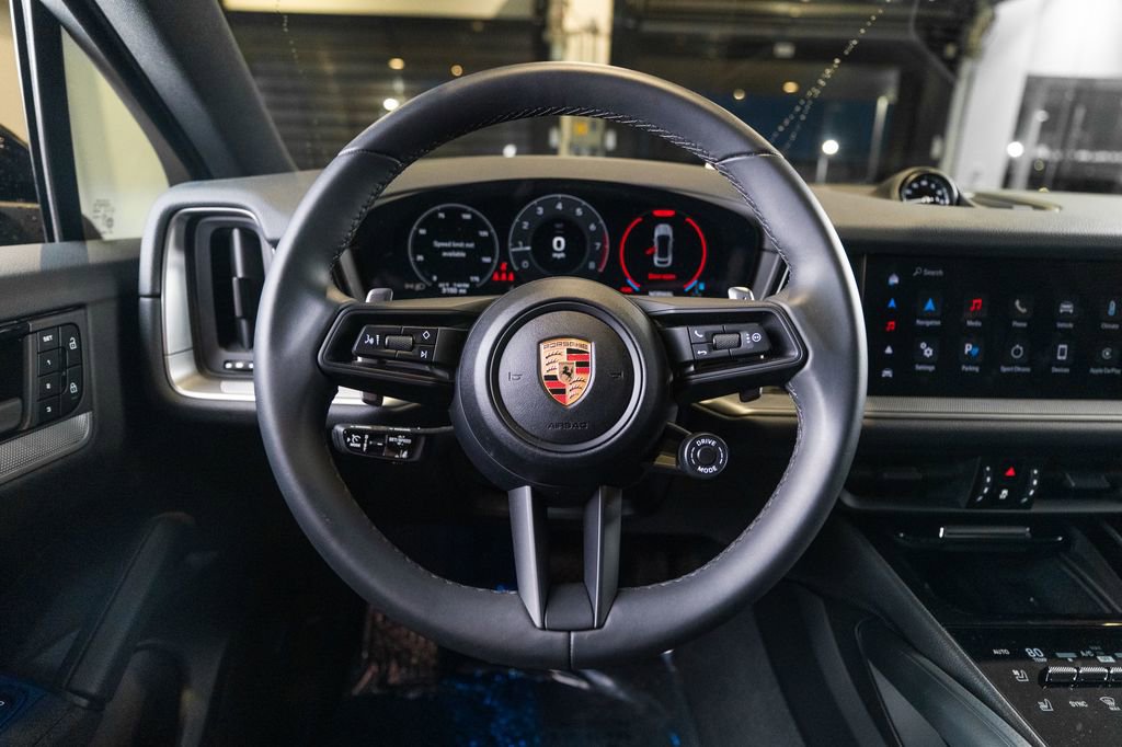 Certified 2025 Porsche Cayenne Coupe image 31