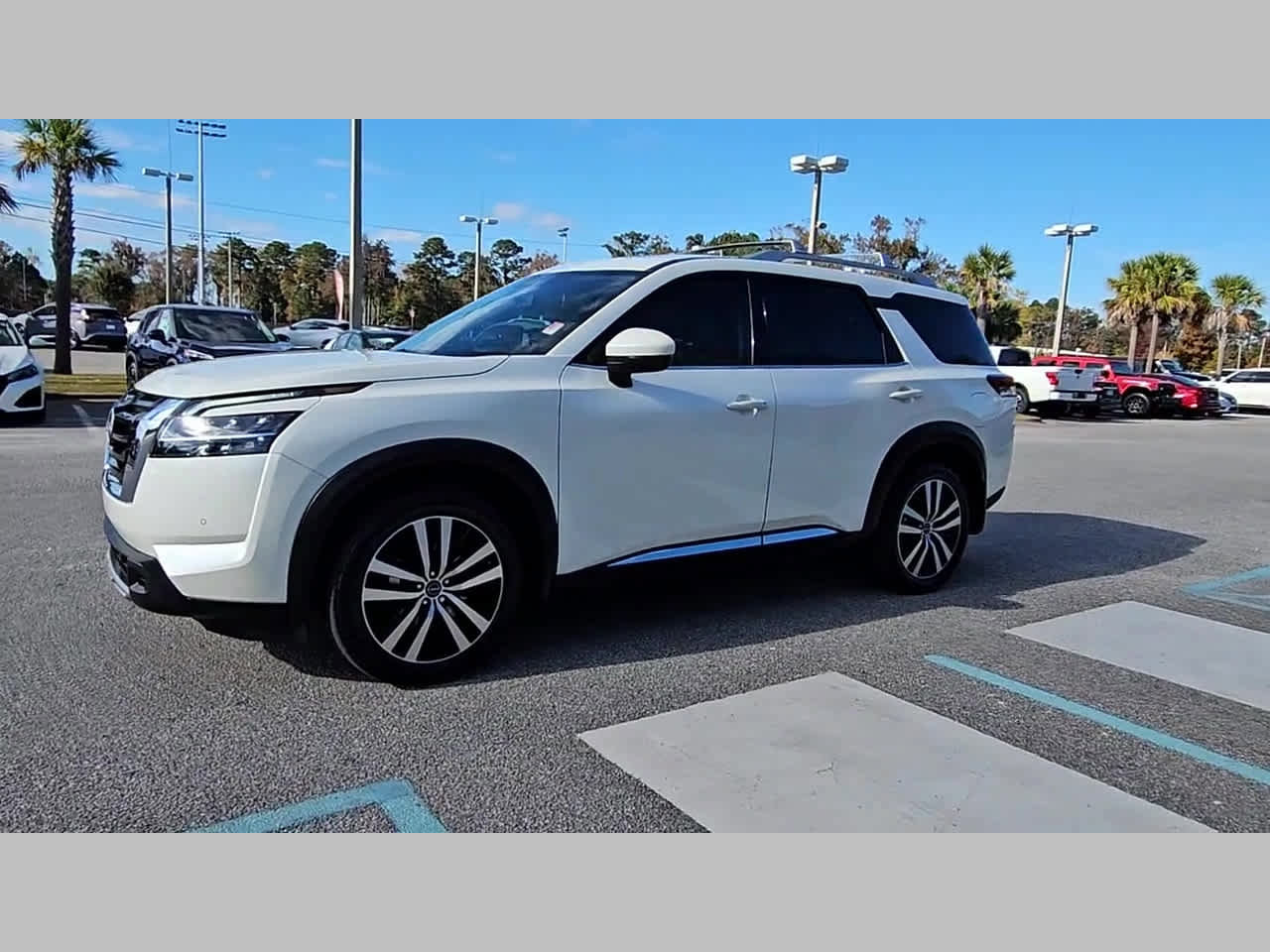 Used 2024 Nissan Pathfinder Platinum w/ Cargo Package image 25