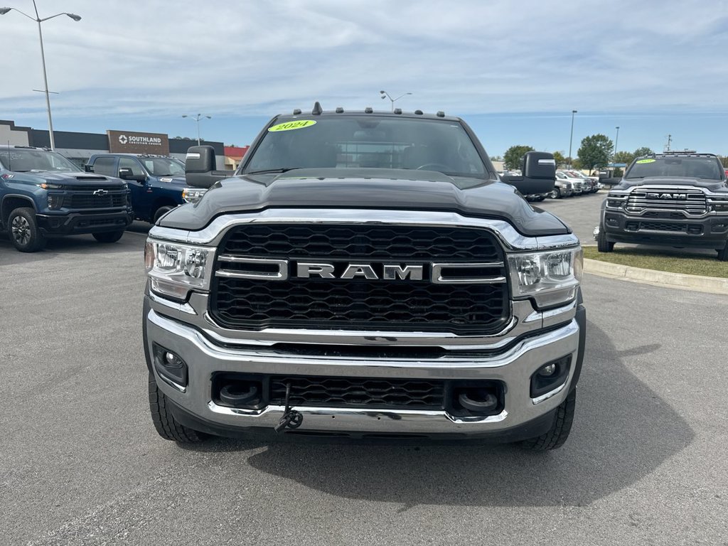 Used 2024 RAM 4500 Tradesman w/ Chrome Appearance Group AWD/4WD image 16