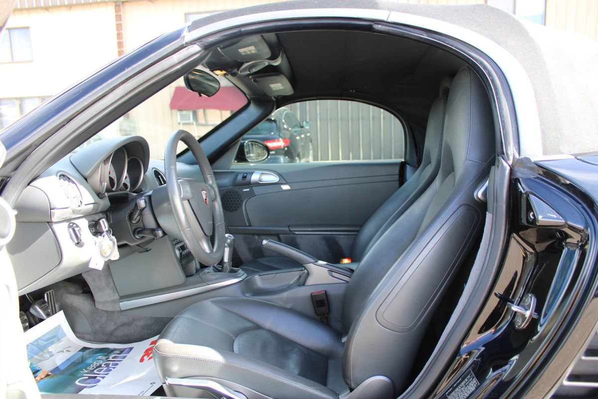 Used 2005 Porsche Boxster S image 13