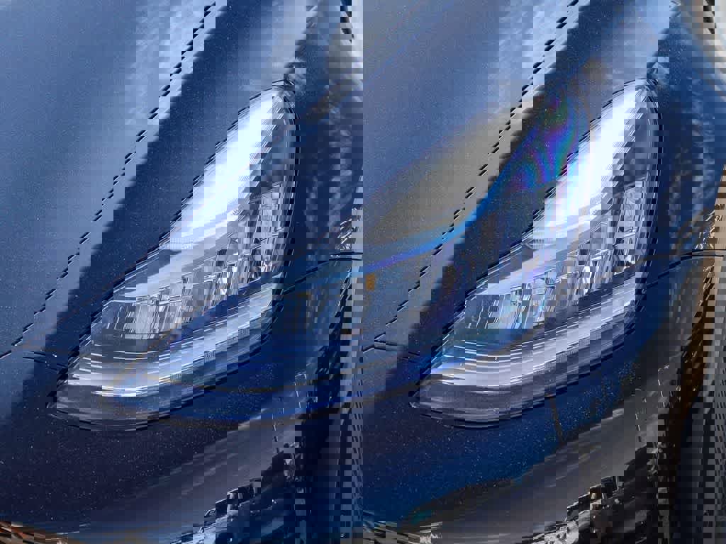 Used 2022 Tesla Model Y Long Range image 8