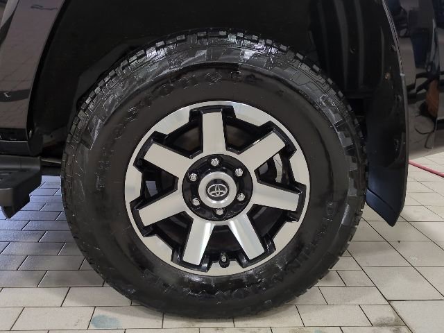 Used 2019 Toyota 4Runner TRD Off-Road AWD/4WD image 25