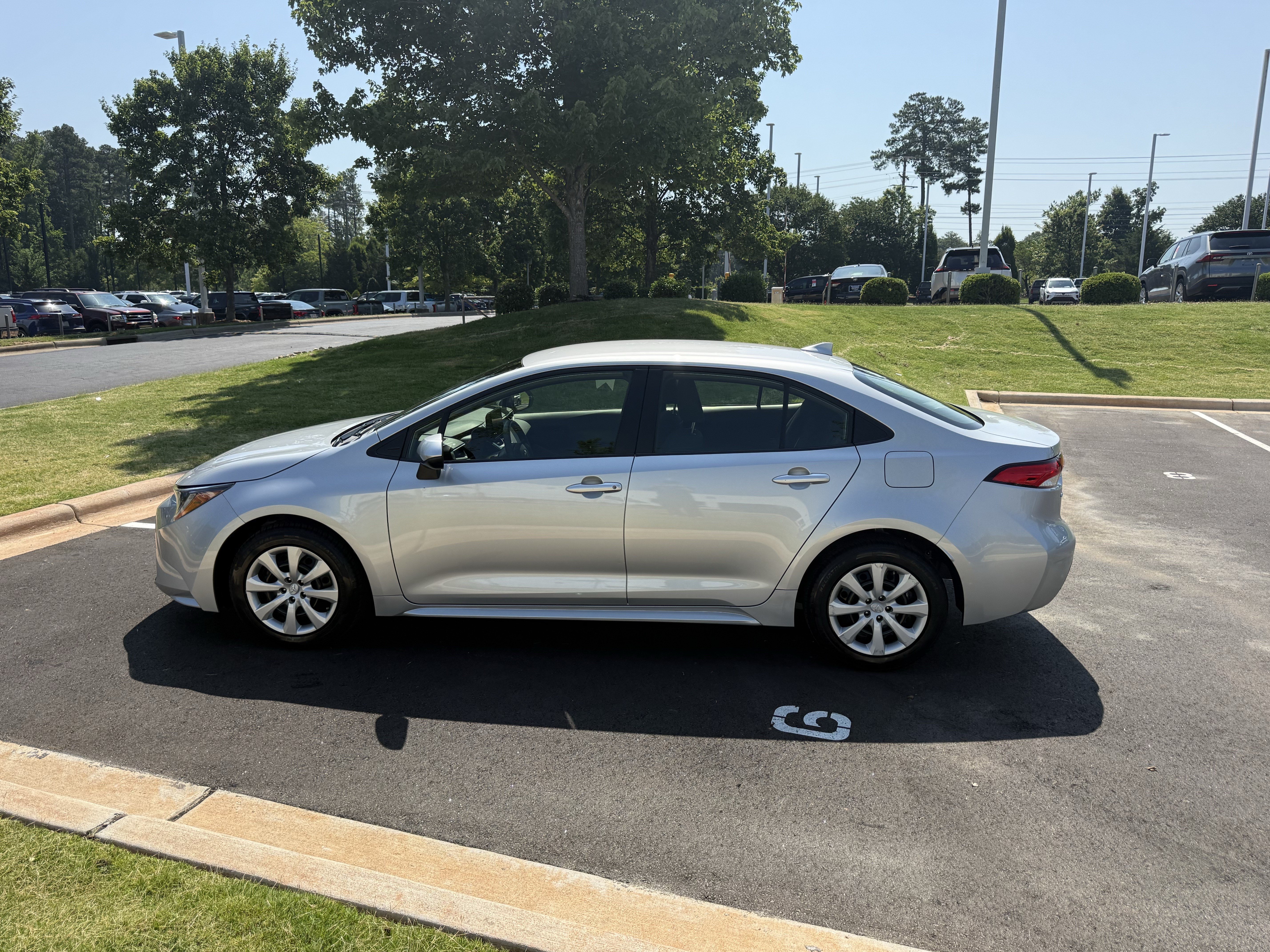 Used 2023 Toyota Corolla LE FWD image 7