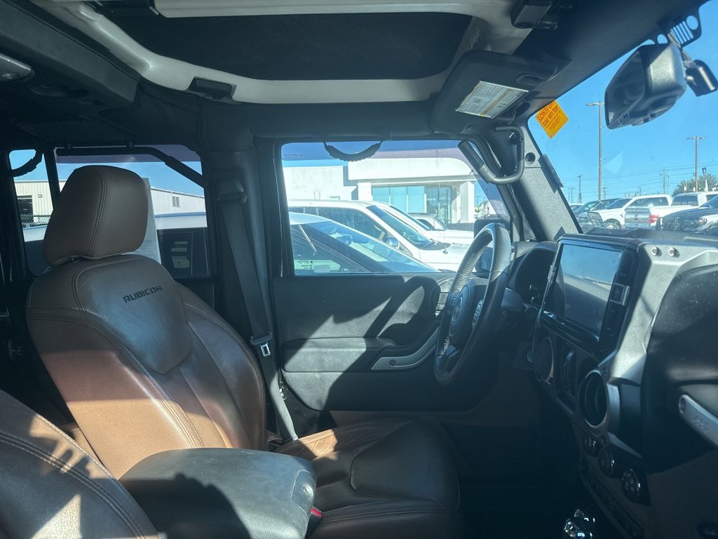 Used 2016 Jeep Wrangler Unlimited Rubicon w/ Dual Top Group image 18