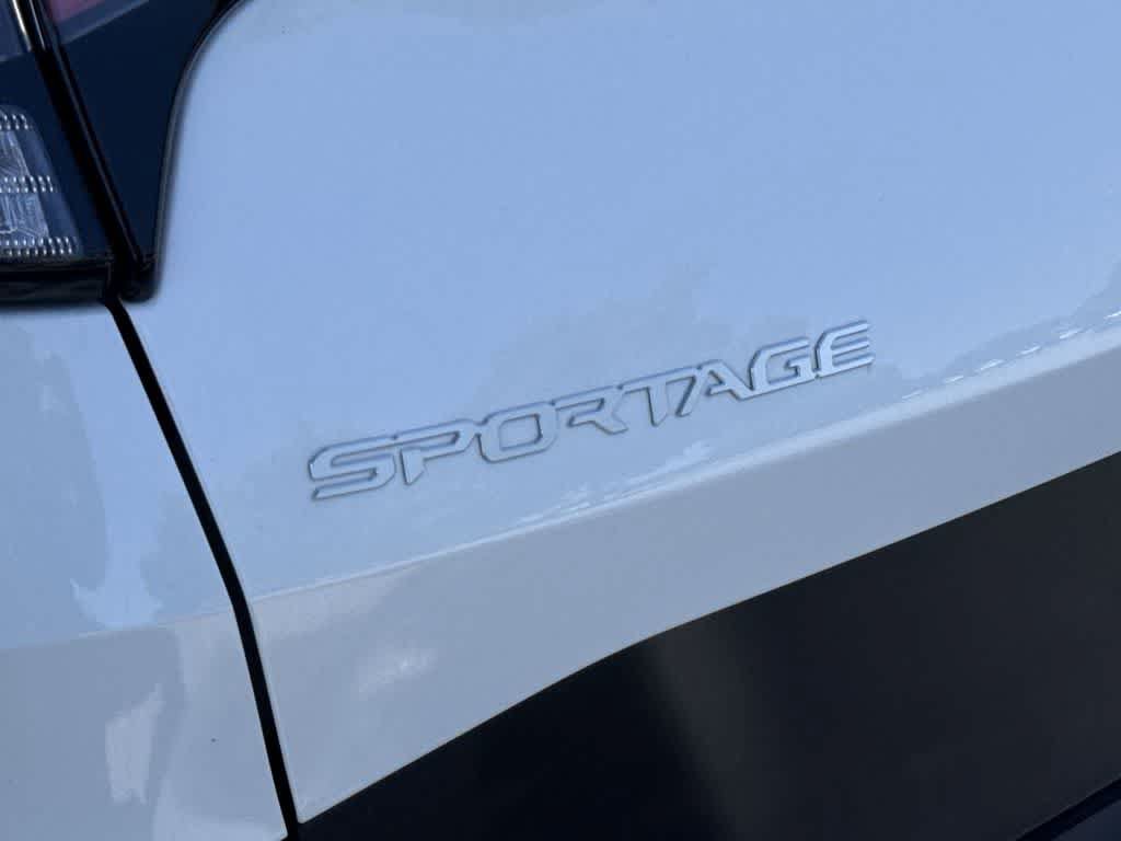 Used 2024 Kia Sportage LX FWD image 10