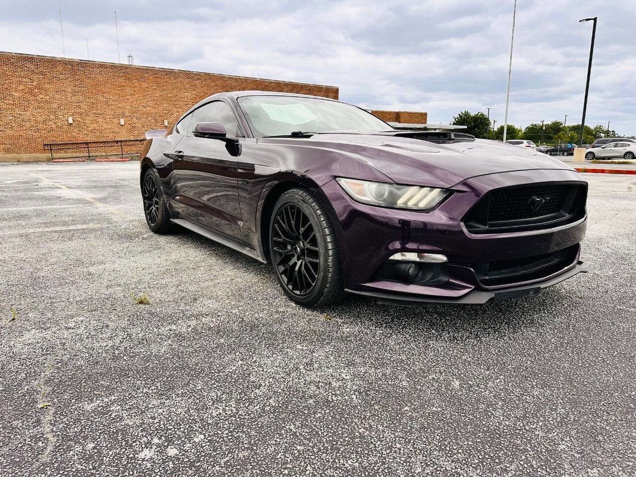 Used 2016 Ford Mustang GT Premium w/ Black Accent Package RWD image 4