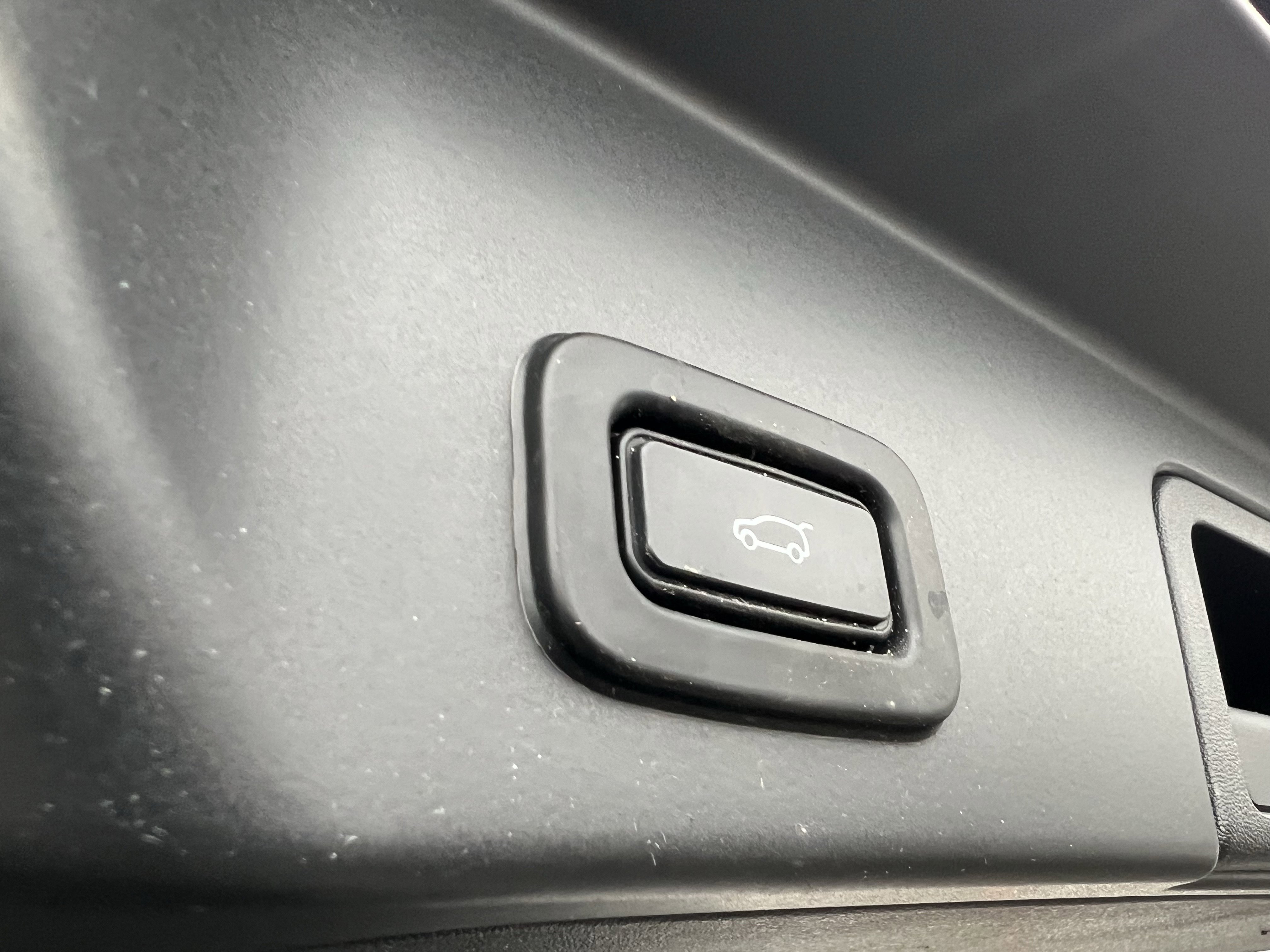 Used 2020 Land Rover Range Rover Evoque S image 39