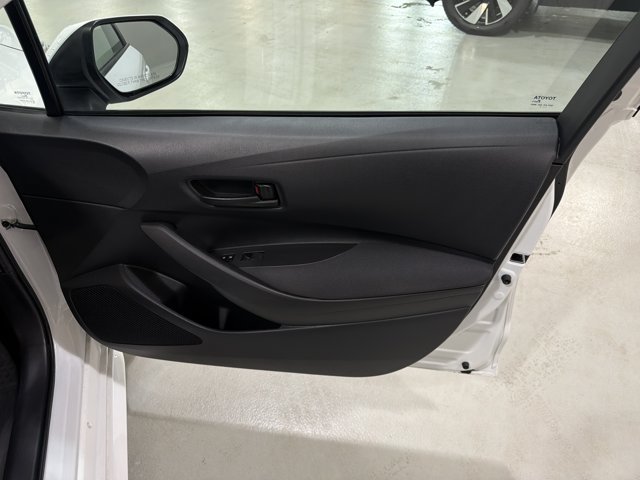 Used 2025 Toyota Corolla LE FWD image 38