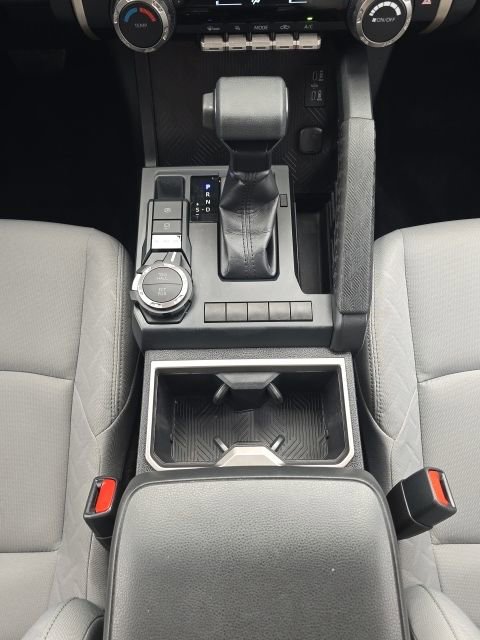 Used 2025 Toyota Tacoma SR5 AWD/4WD image 36
