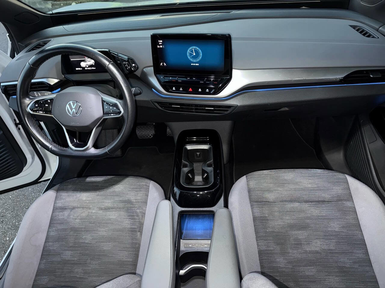 Used 2021 Volkswagen ID.4 Pro w/ ID.4 Protection Package image 8