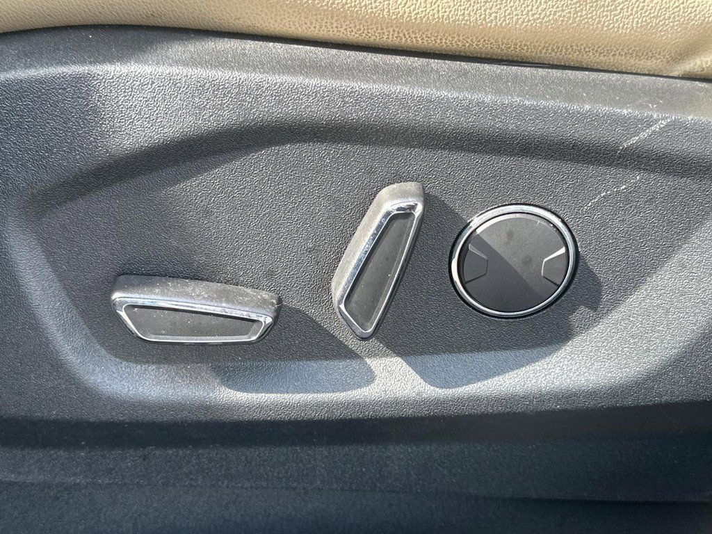 Used 2019 Ford Edge SEL w/ Equipment Group 201A image 19