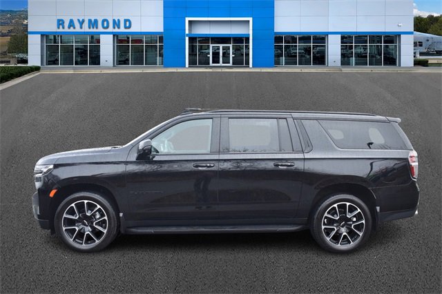 Certified 2022 Chevrolet Suburban RST w/ Sport Performance Package image 6