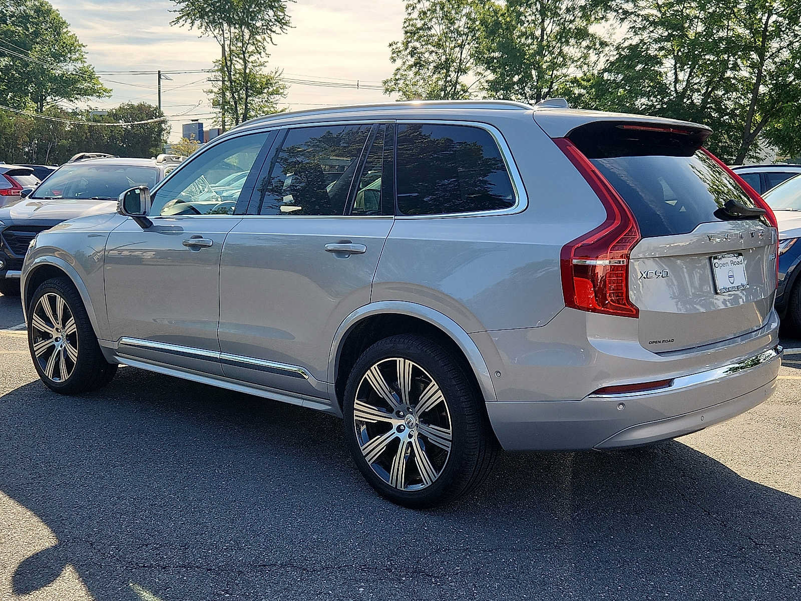 Certified 2024 Volvo XC90 B6 Plus AWD/4WD image 4