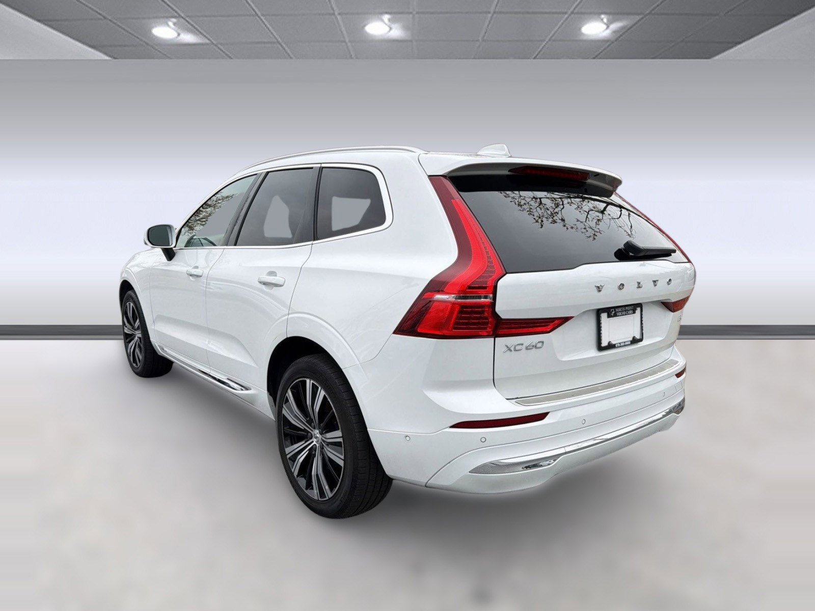 Used 2023 Volvo XC60 B5 Plus w/ Protection Package Premier image 3