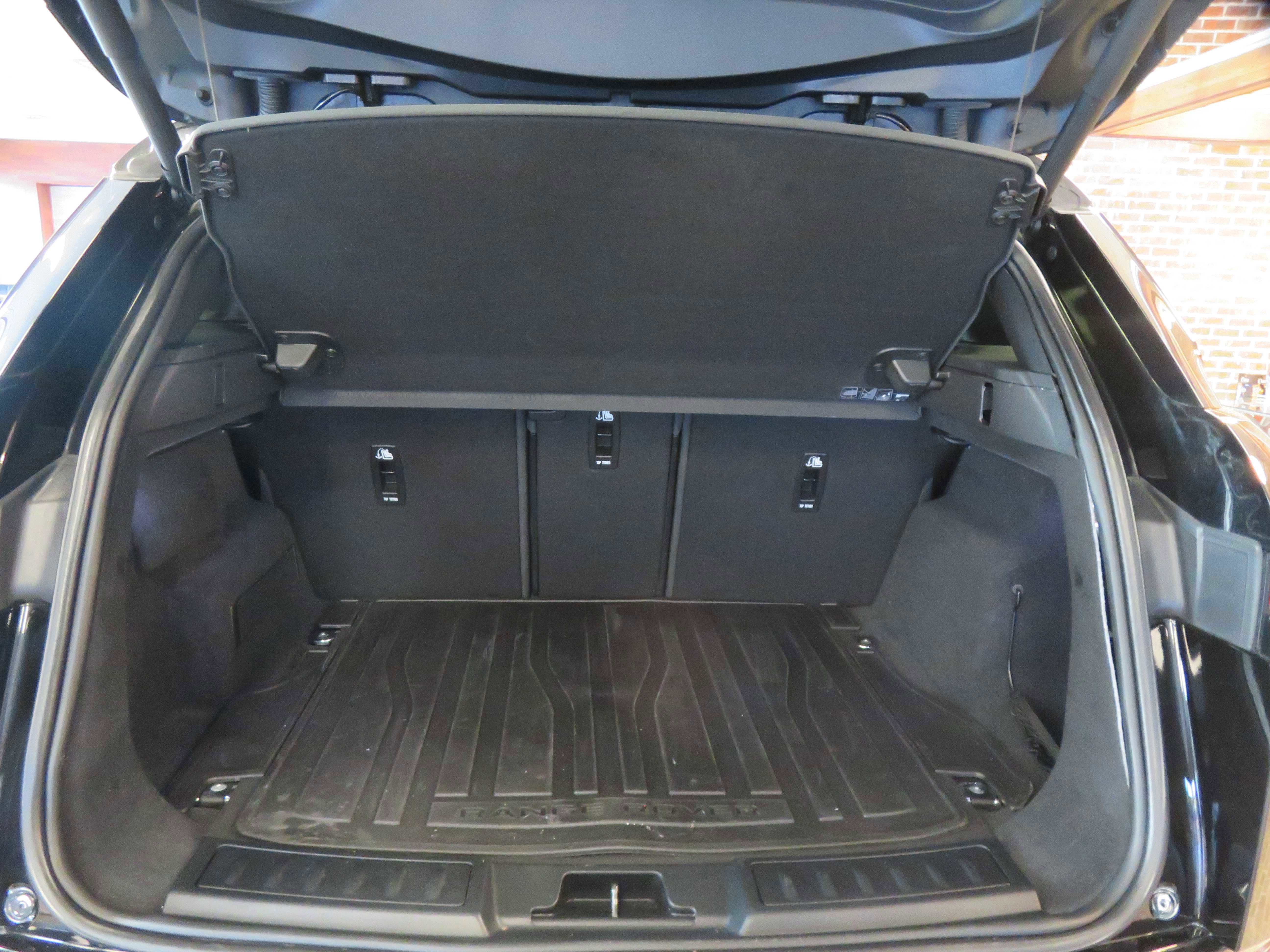 Used 2020 Land Rover Range Rover Evoque SE image 46