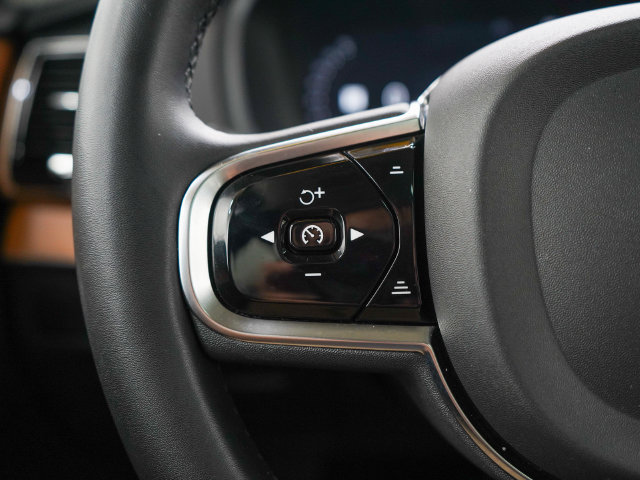 Used 2023 Volvo XC90 B6 Plus AWD/4WD image 26